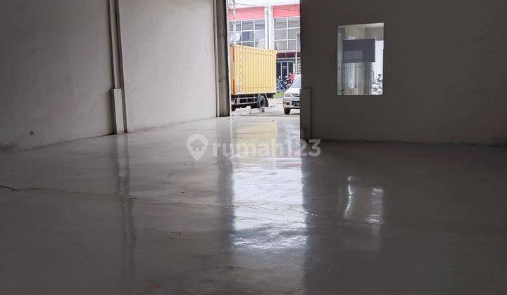 Gudang banguan baru siap pakai didalam kawasan pergudangan bizpoint tigaraksa 5 menit akses pintu TOL cikupa 6