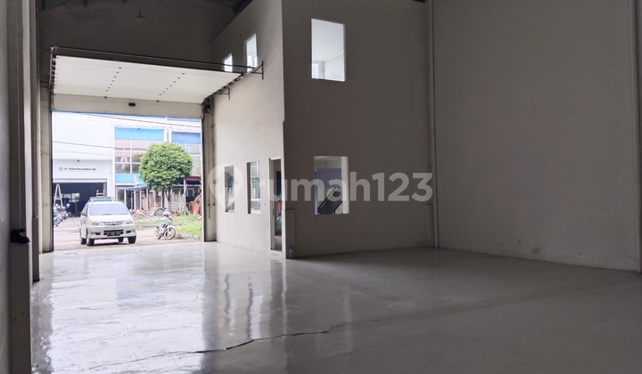 Gudang banguan baru siap pakai didalam kawasan pergudangan bizpoint tigaraksa 5 menit akses pintu TOL cikupa 8