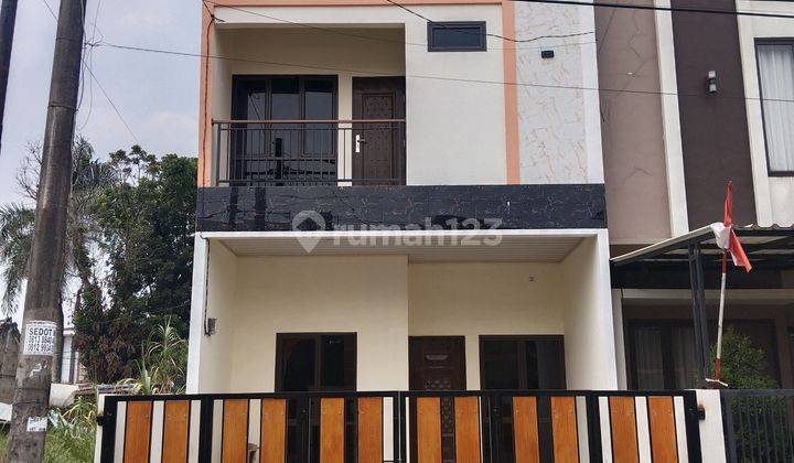 Rumah 2 lantai dekat dengan bal citra raya dan kampus Esa unggul 1