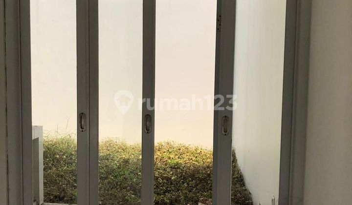 Rumah 2 lantai dekat dengan mal citra raya dan kampus Esa unggul 2