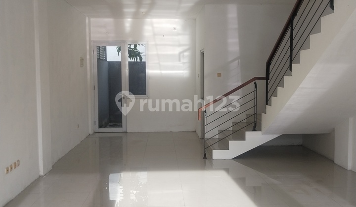 2-Story Shop House Near the Tangerang Regency Regional Government Central Office 2-Story Shop House Near the Tangerang Regency Regional Government Central Office