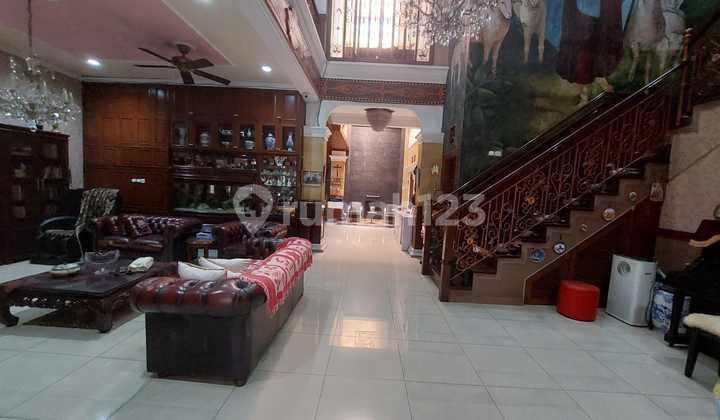 Fast Sale Luxury House Central Jakarta - Kemayoran, Price Negotiable Until Deal 2