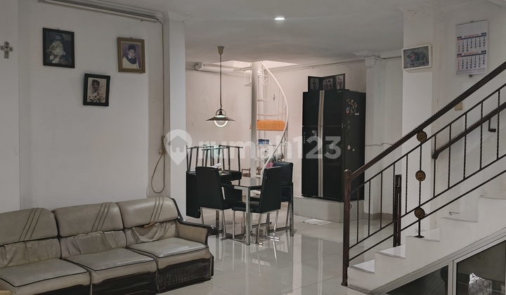 For Sale 2-Story House in Kemang Pratama Bekasi, Negotiable Price Until Deal is Made 2