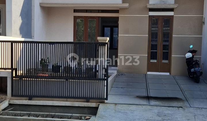 Ready-to-Occupy House in Bekasi City Park, Strategic Location, Lowest Price