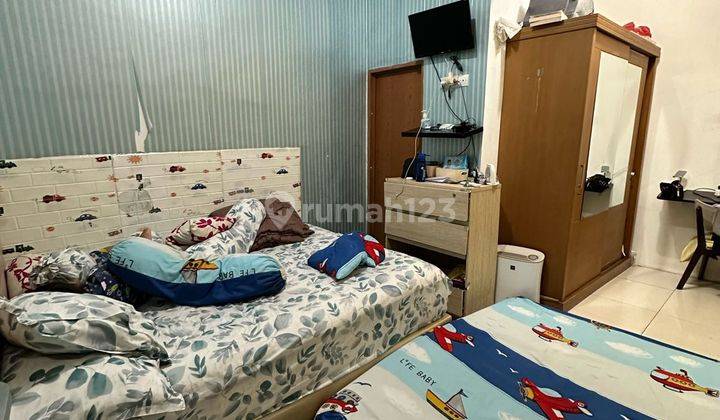 kamar tidur rumah rapi siap huni di.perumahan
