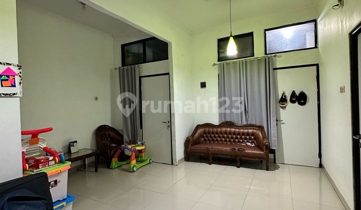 ruang tamu rumah rapi siap huni di.perumahan