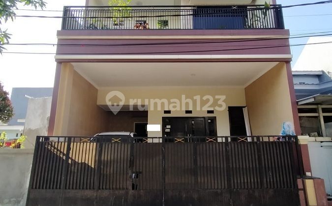 Rumah di Harapan Indah Bulevar Hijau Bekasi 