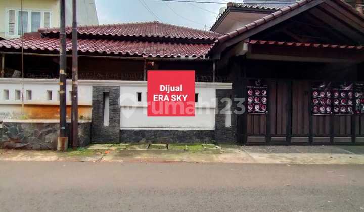 Spacious House On Main Road Tebet Barat South Jakarta