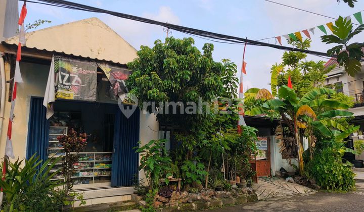 Hoek Old House in Permata Harapan Baru, West Bekasi 1