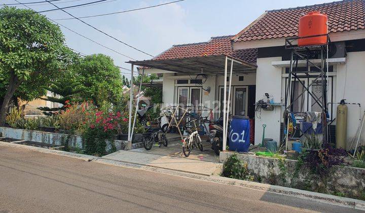 Rumah  Hoek Di Jalan Utama Cluster Di Harapan Indah Bekasi 1