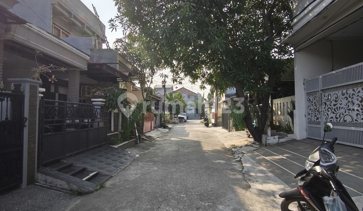 Rumah Dekat Fasilitas Olahraga di Harapan Indah Bekasi