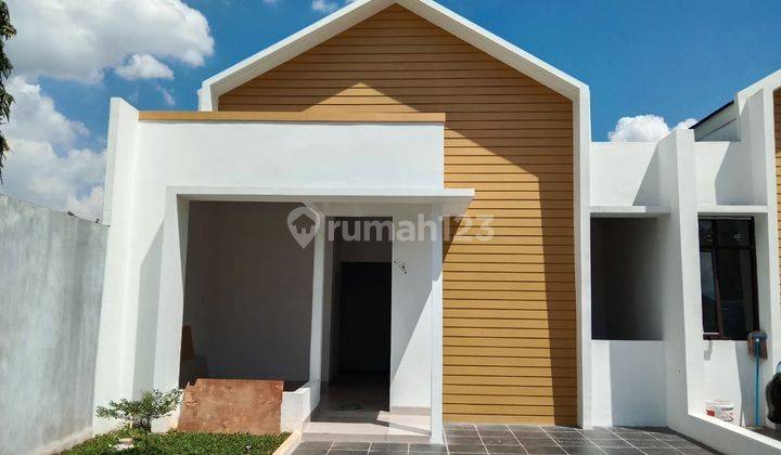Rumah baru bebas banjir siap huni  3