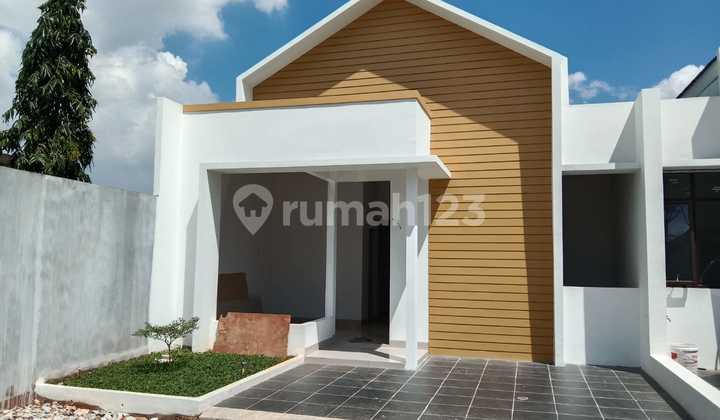 Rumah baru bebas banjir siap huni  2