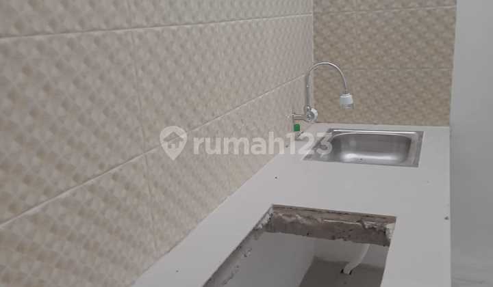Rumah baru bebas banjir siap huni  9