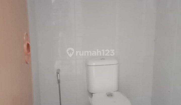 Rumah baru bebas banjir siap huni  12