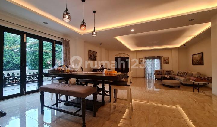 Beautiful Modern Classic House in BSD, 3 Floors Neat and Ready to Occupy 1