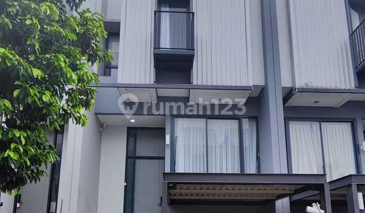 FULLY FURNISHED 3.5-STORY HOUSE IN BSD GREENWICH READY TO OCCUPY