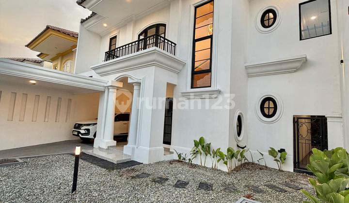 Beautiful Luxury House in BSD Puspita Loka, Located in a Premium Area