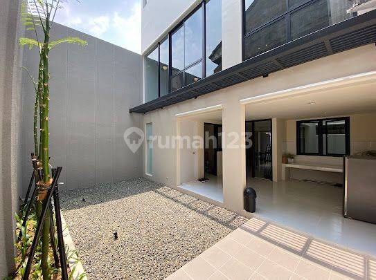 Rumah 3 Lantai Lokasi Strategis SCBD Simatupang 6