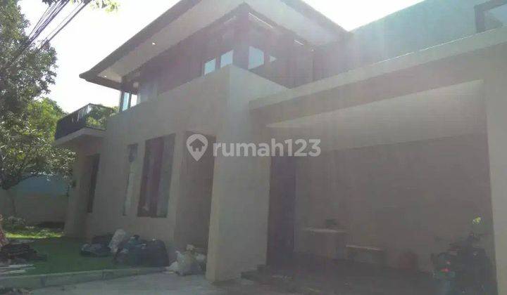 Rumah modern posisi hook siap huni di batununggal indah 2