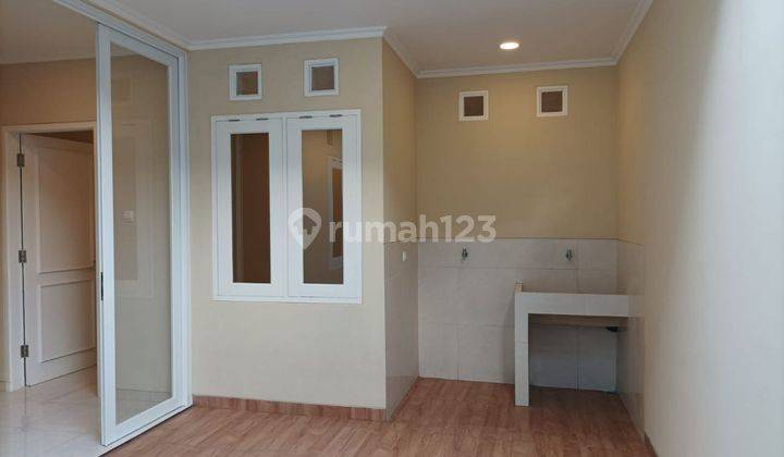 Rumah Cantik Siap Huni Di Komplek Pinus Regency One Gate System  2