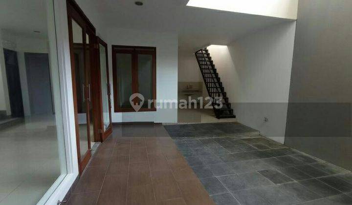 Rumah Bagus  Siap Huni Lokasi Bagus Di Komplek Singgasana pradana 2