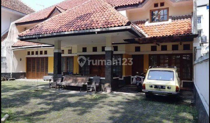 Rumah klasik pusat kota di Sayap dago bawah dekat bec 1