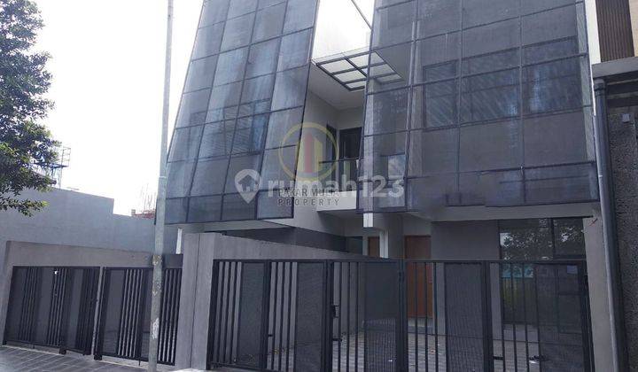 Dijual 2 Unit Rumah Baru Bergaya Industrial Modern Setraduta  2