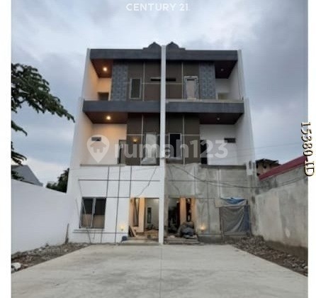 Rumah Brandnew Minimalis 3 Lantai Harga Murah di Meruya Jakbar