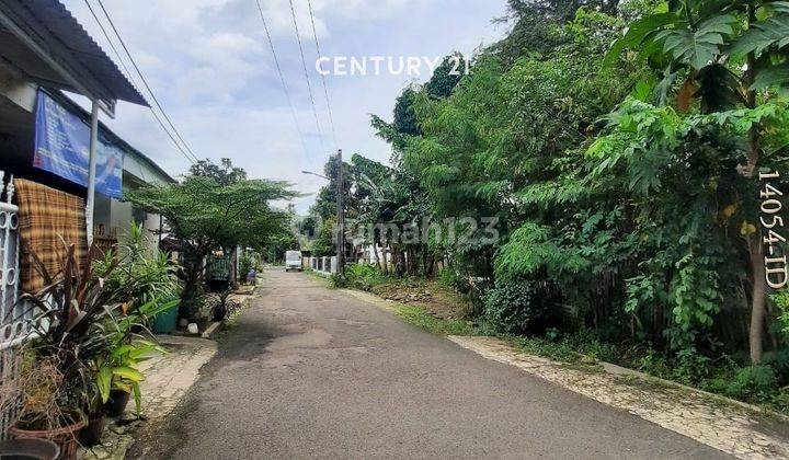 Rumah Luas Di Hook Di Perumahan Dengan Lokasi Depan Mall Tangcit 1