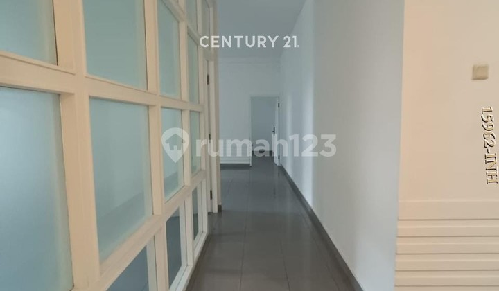 For Rent Spacious 2-Storey Shophouse Suitable for Business in Sector 9 2