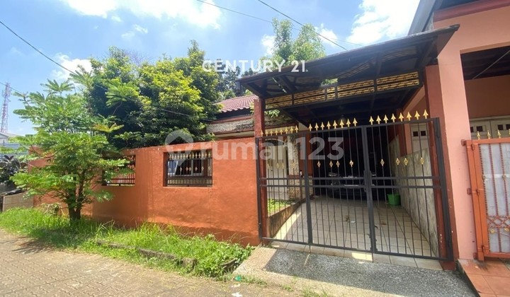 For Sale Comfortable 1-Story House in Villa Gunung Lestari Area 1