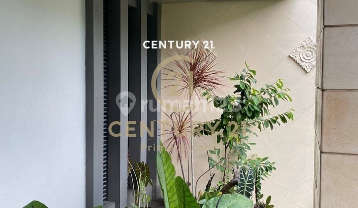 Dijual Rumah dengan Tanah Luas Siap Huni Strategis di Sektor 1 1