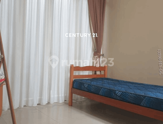 Ready-to-Occupy Semi-Furnished House in a Strategic Location in Bintaro Sector 7 2