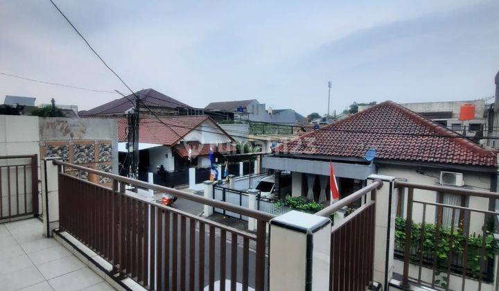 Rumah 2 lantai siap untuk kost2an di PJMI dekat STAN Bintaro 2