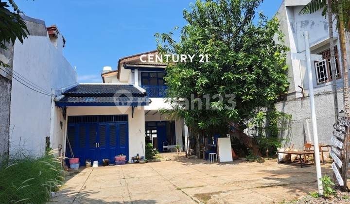 For Sale Large House with Swimming Pool in Andara Cinere