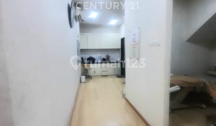 Ruko 3 Lantai Sudah Renovasi Siap Pakai di Kebayoran Bintaro Jaya Ruko 3 Lantai Sudah Renovasi Siap Pakai di Kebayoran Bintaro Jaya