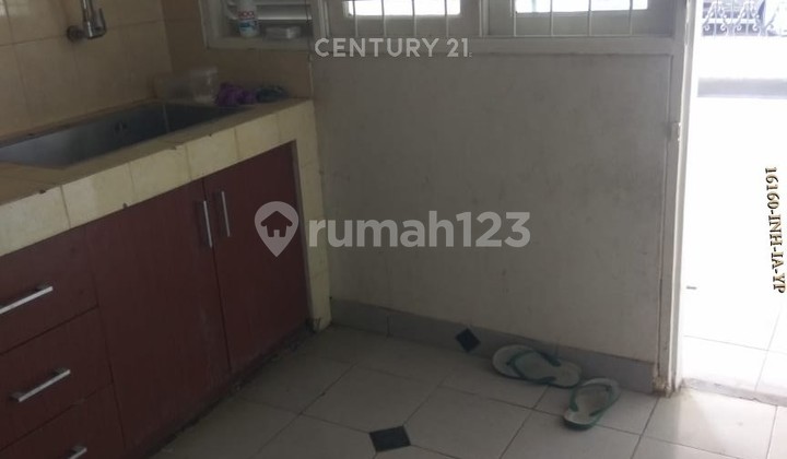 House for Rent in a Strategic Location in Bintaro Jaya 2