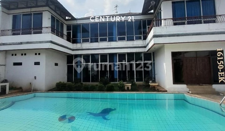 Dijual Rumah Luas Ada Kolam Renang di Mabes Hankam Cipayung