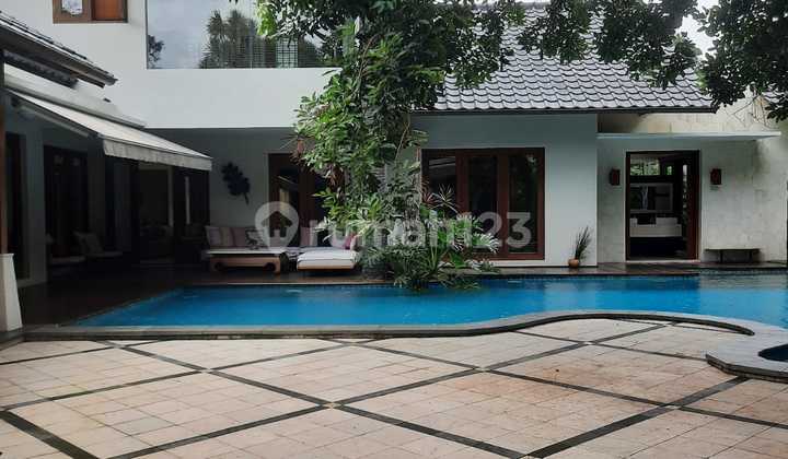 Rumah Mewah dan Nyaman Ada Kolam Renang di Cipete Jaksel. Rumah Mewah dan Nyaman Ada Kolam Renang di Cipete Jaksel.