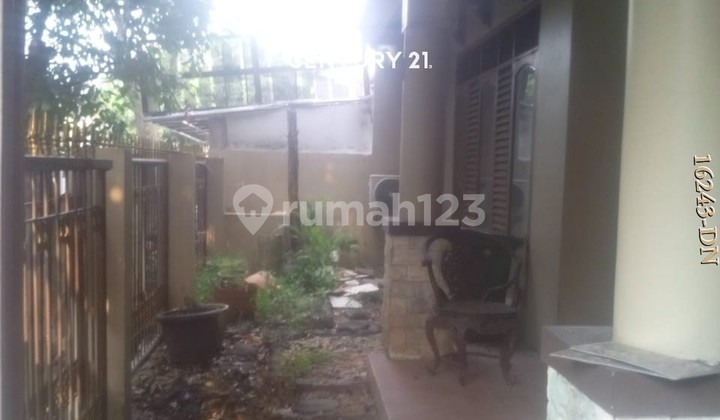 Dijual Rumah Dalqm Lingkungan yang Asri di Bintaro Jaya Sektor 9