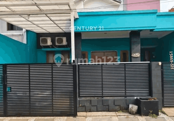 For Sale Ready-to-Occupy House Inside Complex Near Busway Stop