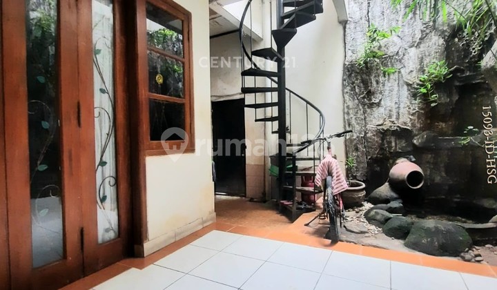Rumah 2 Lantai Homey Dijual Murah Lingkungan Nyaman Dekat Stasiun 2