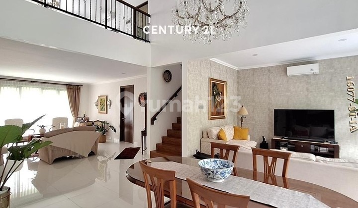 Dijual Rumah Mewah Dalam Cluster One Gate Dilengkapi Kolam Renang 2