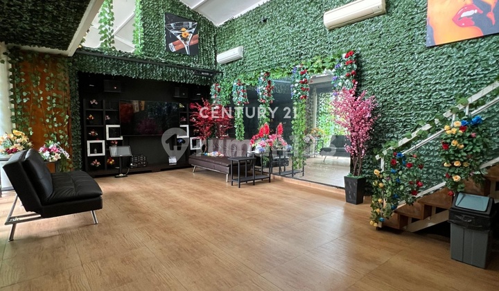 Rumah Asri dengan Tanah Luas di Bintaro Jaya Sektor 5 2