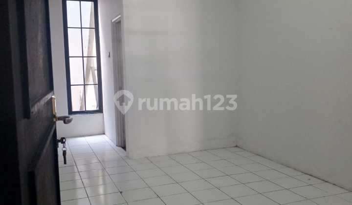 For Rent House with Large Land in Boulevard Villa Bintaro 2