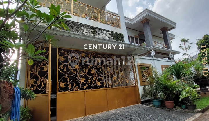 Rumah Mewah Dalam Perumahan yang Asri dan Strategis Dekat Stasiun Rumah Mewah Dalam Perumahan yang Asri dan Strategis Dekat Stasiun