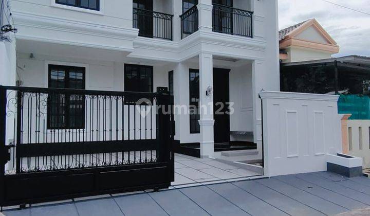 Rumah Mewah  Baru Semi Furnished di Griya Loka, BSD City 2