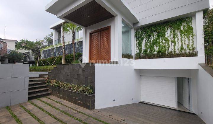 Rumah Mewah Posisi Hook Di Kawasan Elit Pondok Indah 2