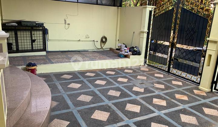 Rmh. 2Lt, Kondisi Bgs, Plong Dapur Gede. Row Jln.gede Rmh. 2Lt, Kondisi Bgs, Plong Dapur Gede. Row Jln.gede